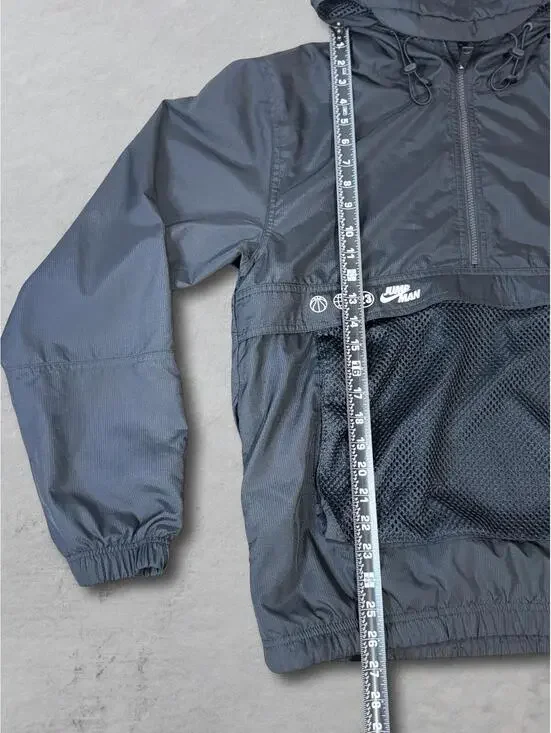 Nike Jordan Windbreaker Hoodie Jacket Black with Mesh Pocket - Picture 6 of 8